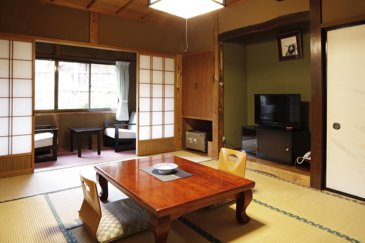 Taira No Takafusa Nikko Buitenkant foto