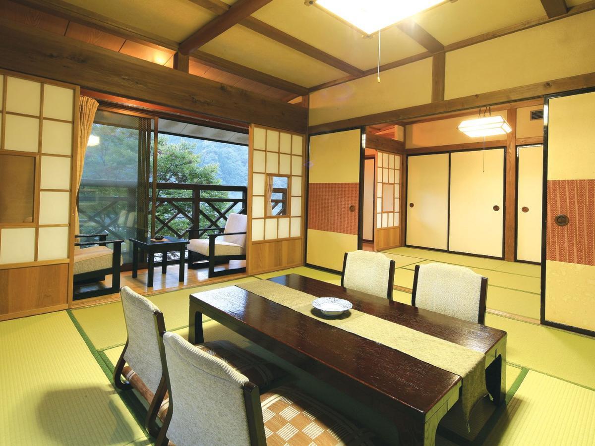 Taira No Takafusa Nikko Buitenkant foto