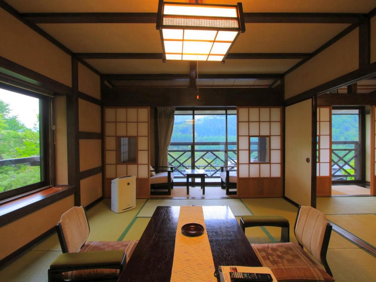Taira No Takafusa Nikko Buitenkant foto